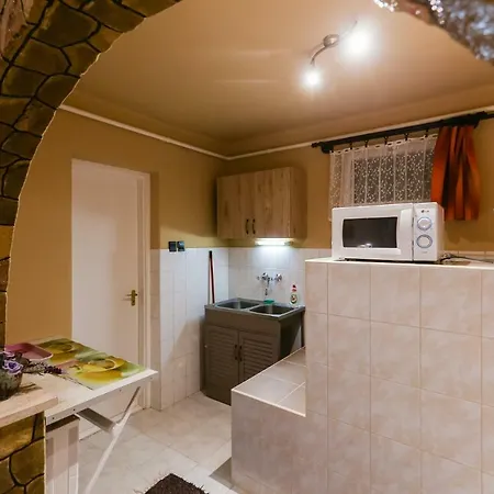 Apartment Lara *
